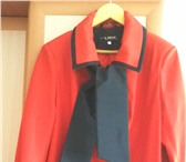 Фотография в Одежда и обувь Женская одежда продам новый ярко-оранжевый плащ в Красноярске 1 800
