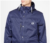 Foto в Одежда и обувь Мужская одежда Темно-синяя куртка-парка Fred Perry с капюшономЗастежка в Москве 7 000