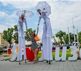 Фото в Развлечения и досуг Организация праздников Ходулисты это 3 метровые гиганты. Артисты, в Москве 10 000