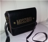 Фото в Одежда и обувь Аксессуары Новая сумочка-клатч в стиле MoschinoЦвет: в Москве 1 200