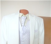Изображение в Одежда и обувь Мужская одежда костюм-тройка белого цвета, жилет и галстук в Орске 3 000