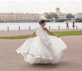 Изображение в Одежда и обувь Свадебные платья Продаю белое пышное свадебное платье, рост в Москве 10 000