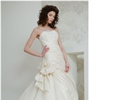 Изображение в Одежда и обувь Свадебные платья Продаётся новое свадебное платье из тафты в Москве 33 000